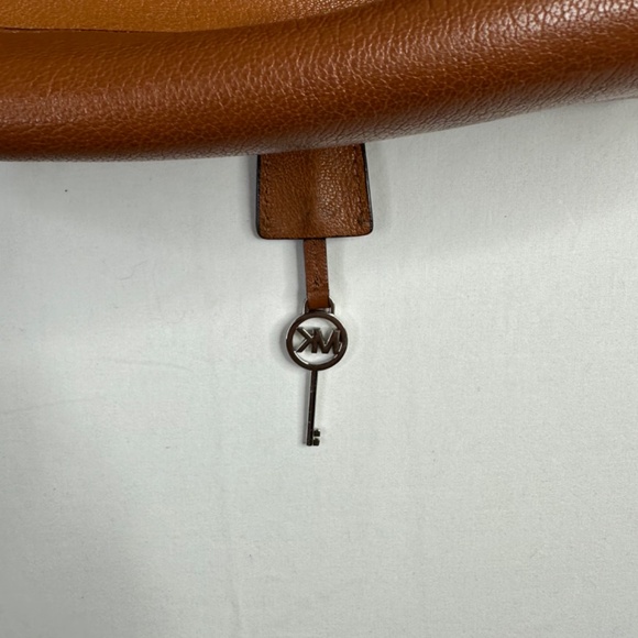 Michael Kors Women's Nouveau Hamilton Tote Pebbled Leather - Picture 8 of 11